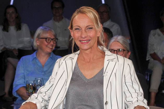 ABB TALKSHOW- Katja Just Schriftstellerin und Bestsellerautorin zu Gast in der NDR Talkshow , aus dem NDR 3 Studio am Freitag 31.07.2027 in Hamburg Aufzeichnung vom 19.06.2026 Hamburg Deutschland *** ABB TALK SHOW: Katja Just, writer and bestselling author, appears as a guest on the NDR talk show, broadcast from the NDR 3 studio on Friday, July 31, 2027, in Hamburg. Recorded on June 19, 2026, in Hamburg, Germany.