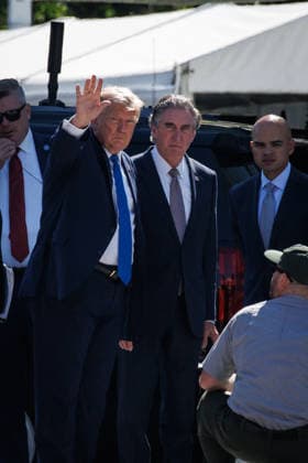 DC: President Trump Inspects Restoration Work Before Departing White House U.S. President Donald Trump inspects some of the restoration work being done on the White House with U.S. Secretary of the Interior Doug Burgum before departing for Camp David on July 31, 2026 in Washington, D.C. Trump is holding a cabinet meeting at Camp David today before heading to his private golf course in Bedminster, New Jersey where he will spend the weekend. (Photo by Samuel Corum Pool ABACAPRESS.COM) Washington DC United States  Copyright: xPool ABACAx