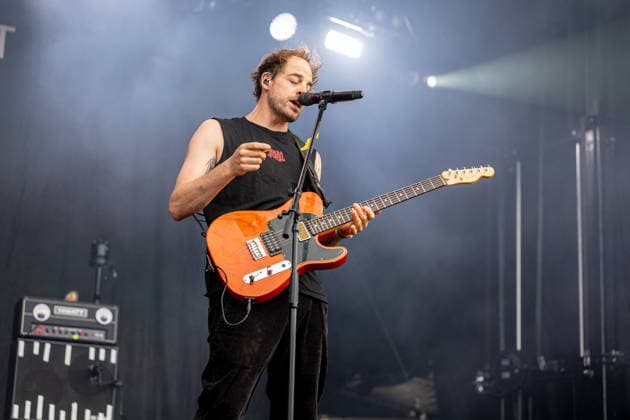 Green Juice Festival 2026 - HEISSKALT Mathias BLOECH (Gesang, Gitarre) - Die Stuttgarter Alternative Rock Band Heisskalt beim Open Air Live Auftritt auf der Mainstage beim Green Juice Festival im Park Neu-Vilich in Bonn Bonn Neu-Vilich Nordrhein-Westfalen Deutschland *** Green Juice Festival 2026 HEISSKALT Mathias BLOECH Vocals, Guitar The Stuttgart-based alternative rock band Heisskalt performing live on the main stage at the Green Juice Festival in Park Neu Vilich in Bonn, Bonn Neu Vilich, North Rhine-Westphalia, Germany Copyright: xMarcxJohnx