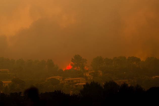 Wildfires in France - The Gros Bessillon Fire Reignited The Gros Bessillon wildfire in the Var region reignited today west of Correns, France, on July 31, 2026. Photo by Laurent Coust ABACAPRESS.com Correns France  Copyright: xCoustxLaurent ABACAx