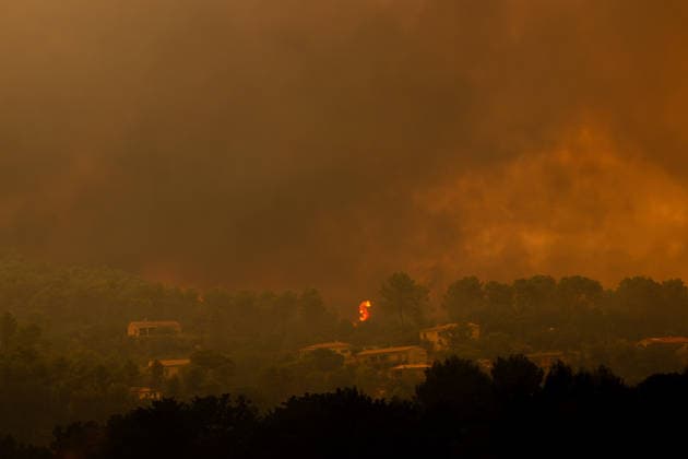 Wildfires in France - The Gros Bessillon Fire Reignited The Gros Bessillon wildfire in the Var region reignited today west of Correns, France, on July 31, 2026. Photo by Laurent Coust ABACAPRESS.com Correns France  Copyright: xCoustxLaurent ABACAx