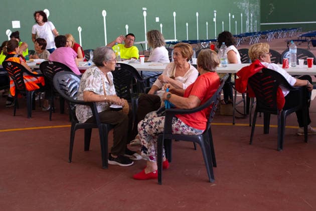 Residents of 12 of the 14 towns evacuated due to the Fermoselle fire have been relocated, and restrictions have been lifted in two municipalities. People evacuated during a wildfire, as of July 31, 2026, in Bermillo de Sayago, Zamora, Castile and León, Spain. Castile and León Civil Protection reported this Friday that residents evacuated due to the Fermoselle fire in Zamora—from the towns of Pasariegos, Villar del Buey, Dehesa de Pedraza, Cibanal, Formariz, Muga de Sayago, Tudera, Arganín, Badilla, Cozcurrita, Zafara, Palazuelo de Sayago, and Fornillos de Fermoselle, while lockdown measures have been lifted in the municipalities of Fermoselle and Fariza, and the towns of Mámoles and Pinilla de Fermoselle remain evacuated. Thus, only the to  Copyright: xPalomaxV.xEscarpax 7697484