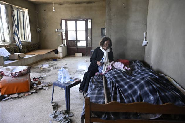 Extensive destruction in the ??southern Lebanon targeted by Israel with explosives BEAUFORT, LEBANON - JULY 31: A woman is seen inside her damaged home following Israeli military strikes using 700 tons of explosives overnight in the Shaqif (Beaufort) region of southern Lebanon on July 31, 2026. The powerful blasts caused destruction in surrounding residential areas, leaving homes severely damaged. Houssam Shbaro Anadolu Beaufort Lebanon. Editorial use only. Please get in touch for any other usage.  Copyright: x2026xAnadoluxHoussamxShbarox