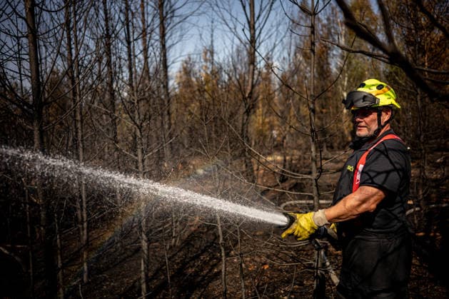 Forest fire extinguishing in the Czech Republic VETRKOVICE, CZECH REPUBLIC - JULY 31: Czech firefighters extinguish a forest and field fire covering an area of ??27 hectares in Vetrkovice (Moravian-Silesian Region), Czech Republic on July 31, 2026. According to a fire department spokesperson, 13 firefighting units are responding. Firefighters are also continuously monitoring the situation using drones, which provide an overview of the fire s development and help manage firefighting efforts. Work will continue into the next night. Lukas Kabon Anadolu Vetrkovice Czech Republic. Editorial use only. Please get in touch for any other usage.  Copyright: x2026xAnadoluxLukasxKabonx