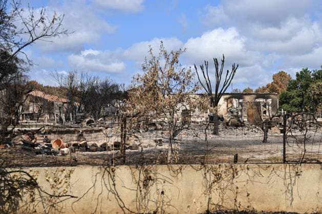 Fire in the Gironde region near Saumos: The town of Le Porge PHOTOPQR SUD OUEST Photo by Fabien Cottereau Le Porge, July 31, 2026 Fire in the Gironde region near Saumos: Avenue du Bassin d’Arcachon, between the town of Le Porge and Lège-Cap-Ferret, and the municipality of Lège-Cap-Ferret—it’s an apocalyptic landscape; it feels like we’re in Oradour-sur-Glane. Le Porge, July 31, 2026 Saumos fire in Gironde The Avenue du Bassin d’Arcachon—between the town of Le Porge and Lège-Cap-Ferret—and the municipality of Lège-Cap-Ferret present an apocalyptic landscape Le Porge 20 Gironde France  Copyright: xPHOTOPQR SUDxOUEST MAXPPPxPhotoxFabienxCottereaux 20260731SDO1412 20260731SDO1412