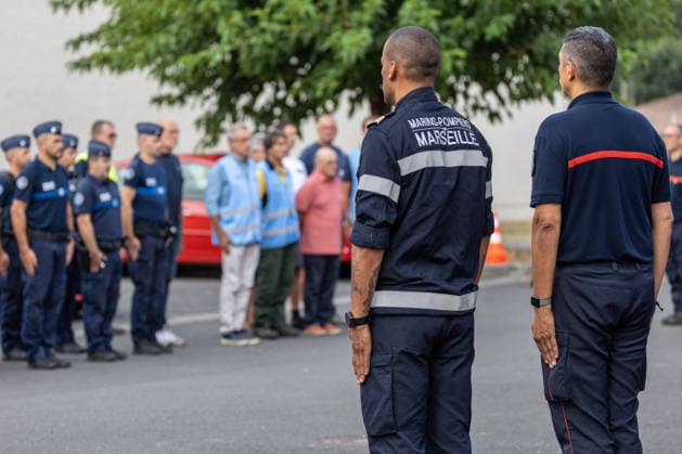 Minute Of Silence In Tribute To Fallen Firefighters In Merignac - Lege Firefighters, emergency responders and humanitarian workers observe a minute of silence in tribute to fallen firefighters who died in Mérignac during the wildfires in Lège, France, on July 31, 2026. Photo by Margot Le Gonidec ABACAPRESS.COM Lege France  Copyright: xLexGonidecxMargot ABACAx