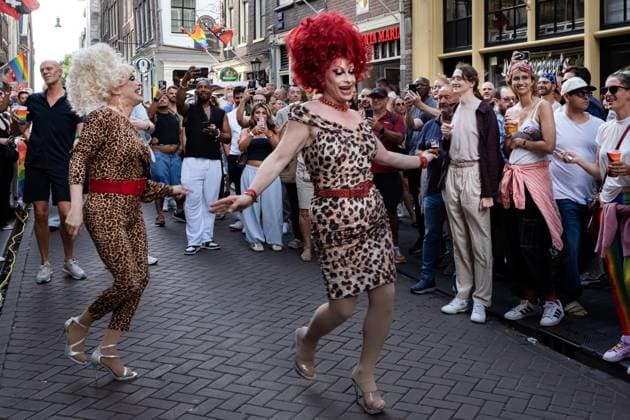 AMSTERDAM - A WorldPride Street Party on the Zeedijk. Because this 30th edition of Pride Amsterdam is also the 10th celebration of World Pride, the event lasts two weeks this year instead of one. As a result, the Canal Parade, the colorful boat parade normally the grand finale of Pride Amsterdam, is taking place halfway through the event this year. RAMON VAN FLYMEN ANP netherlands out - belgium out  Copyright: xx x564649890x originalFilename: 564649890.jpg