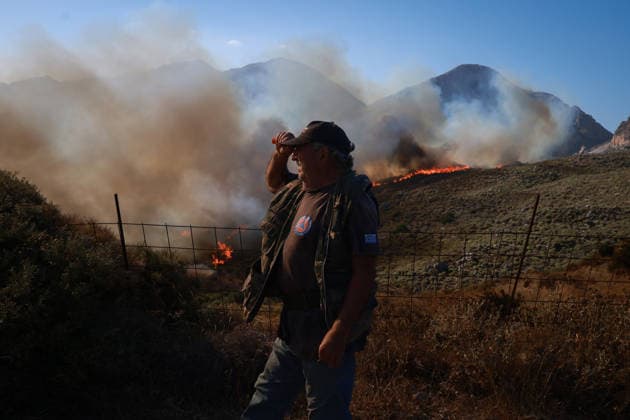Wildfires continue in Rethymno region of Crete CRETE, GREECE - JULY 31: Firefighters battle a wildfire burning near the village of Drimiskos in the Rethymno region on the island of Crete, Greece, on July 31, 2026. Costas Baltas Anadolu Crete Greece. Editorial use only. Please get in touch for any other usage.  Copyright: x2026xAnadoluxCostasxBaltasx