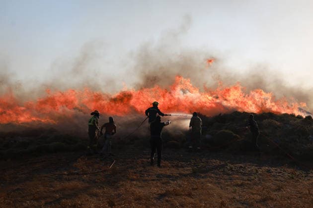 Wildfires continue in Rethymno region of Crete CRETE, GREECE - JULY 31: Firefighters battle a wildfire burning near the village of Drimiskos in the Rethymno region on the island of Crete, Greece, on July 31, 2026. Costas Baltas Anadolu Crete Greece. Editorial use only. Please get in touch for any other usage.  Copyright: x2026xAnadoluxCostasxBaltasx
