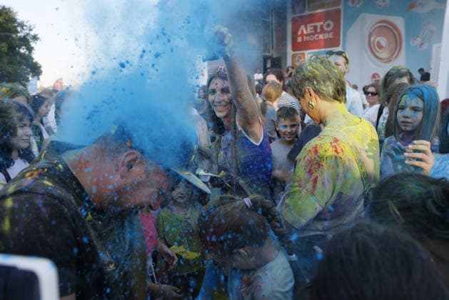 Holi Festival of Colors in Moscow, MOSCOW, RUSSIA - JULY 31: People throw colored powder into the air as they celebrate the Holi Festival of Colors in Moscow, Russia on July 31, 2026. The traditional Indian festival, which symbolizes the arrival of spring and the victory of good over evil, has become a popular entertainment event among locals, drawing thousands of participants who dance to music and cover each other in vibrant powders. Yulia Morozova Anadolu Moscow City Rusya. Editorial use only. Please get in touch for any other usage.  Copyright: x2026xAnadoluxYuliaxMorozovax