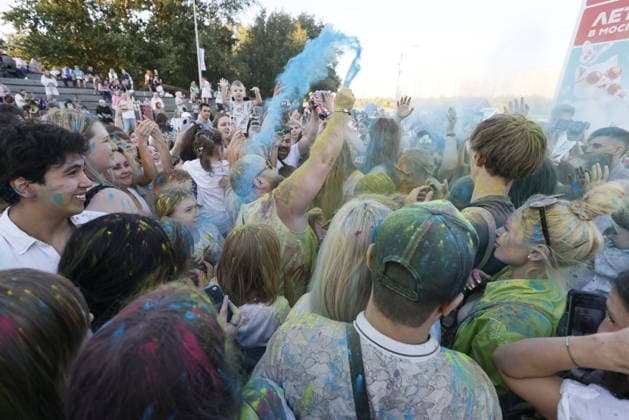 Holi Festival of Colors in Moscow, MOSCOW, RUSSIA - JULY 31: People throw colored powder into the air as they celebrate the Holi Festival of Colors in Moscow, Russia on July 31, 2026. The traditional Indian festival, which symbolizes the arrival of spring and the victory of good over evil, has become a popular entertainment event among locals, drawing thousands of participants who dance to music and cover each other in vibrant powders. Yulia Morozova Anadolu Moscow City Rusya. Editorial use only. Please get in touch for any other usage.  Copyright: x2026xAnadoluxYuliaxMorozovax