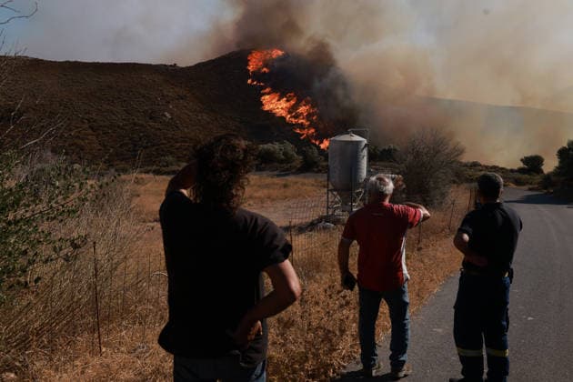 Wildfires continue in Rethymno region of Crete CRETE, GREECE - JULY 31: Firefighters battle a wildfire burning near the village of Drimiskos in the Rethymno region on the island of Crete, Greece, on July 31, 2026. Costas Baltas Anadolu Crete Greece. Editorial use only. Please get in touch for any other usage.  Copyright: x2026xAnadoluxCostasxBaltasx