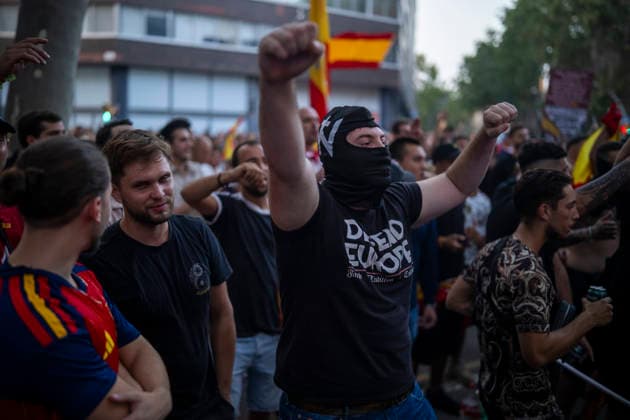 Protest Against the Migration Crisis Outside the Moroccan Consulate in Barcelona Several protesters gathered outside the Moroccan consulate on July 31, 2026, in Barcelona, Catalonia, Spain. The demonstration, organized by Núcleo Nacional, aims to express opposition to the migration crisis that has unfolded in Ceuta over the past few days, when more than 40,000 migrants swam across the Alboran Sea to enter Spanish territory. JULY 31, 2026 MOROCCAN CONSULATE MIGRANTS MIGRATION CRISIS CATALONIA NÚCLEO NACIONAL Lorena Sopê Barcelona Catalonia Barcelona Catalonia Spain  Copyright: xLorenaxSopÃªnax 7697786
