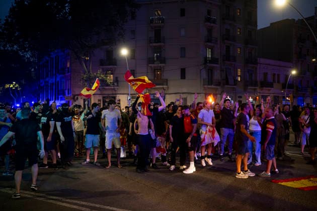 Protest Against the Migration Crisis Outside the Moroccan Consulate in Barcelona Several protesters gathered outside the Moroccan consulate on July 31, 2026, in Barcelona, Catalonia, Spain. The demonstration, organized by Núcleo Nacional, aims to express opposition to the migration crisis that has unfolded in Ceuta over the past few days, when more than 40,000 migrants swam across the Alboran Sea to enter Spanish territory. JULY 31, 2026 MOROCCAN CONSULATE MIGRANTS MIGRATION CRISIS CATALONIA NÚCLEO NACIONAL Lorena Sopê Barcelona Catalonia Barcelona Catalonia Spain  Copyright: xLorenaxSopÃªnax 7697803