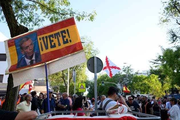 July 31, 2026, Madrid, Spain: MADRID, SPAIN Ã¢â‚¬ JULY 31, 2026: Participants attend a demonstration outside the Moroccan Embassy in Madrid, called by the far-right groups Falange EspaoÂ±ola and NoÂºcleo Nacional, following recent migrant arrivals through Spain s North African enclave of Ceuta. Protesters wave Spanish flags, display banners and chant slogans during the demonstration, while some participants are seen making gestures commonly associated with Nazi salutes. Madrid Spain  - ZUMAq101 20260731_zna_q101_216 Copyright: xTomasxCallex