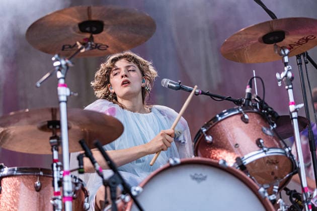 Green Juice Festival Bonn, 31.7.2026 Lotta Kummer von Blond -- Das Green Juice Festival in Bonn feiert 2026 seinen 18. Geburtstag. Vom kleinen Privatkonzert hat es sich inzwischen zu einer festen Größe im Bonner Veranstaltungskalender gemausert. Das Festival findet an zwei Tagen im Park von Bonn-Beuel-Vilich statt. Es gibt eine große Bühne, den 1Live-Sektor-Bus und eine Newcomer-Stage. Bonn Park Neu-Vilich NRW Deutschland *** Green Juice Festival Bonn, July 31, 2026 Lotta Kummer from Blond The Green Juice Festival in Bonn will celebrate its 18th anniversary in 2026. What started as a small private concert has since grown into a staple of Bonn’s event calendar. The festival takes place over two days in the park in Bonn Beuel Vilich The Copyright: xSebastianxDerixx