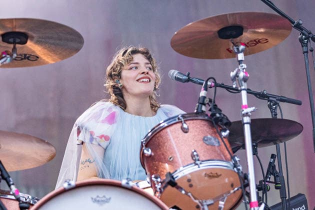 Green Juice Festival Bonn, 31.7.2026 Lotta Kummer von Blond -- Das Green Juice Festival in Bonn feiert 2026 seinen 18. Geburtstag. Vom kleinen Privatkonzert hat es sich inzwischen zu einer festen Größe im Bonner Veranstaltungskalender gemausert. Das Festival findet an zwei Tagen im Park von Bonn-Beuel-Vilich statt. Es gibt eine große Bühne, den 1Live-Sektor-Bus und eine Newcomer-Stage. Bonn Park Neu-Vilich NRW Deutschland *** Green Juice Festival Bonn, July 31, 2026 Lotta Kummer from Blond The Green Juice Festival in Bonn will celebrate its 18th anniversary in 2026. What started as a small private concert has since grown into a staple of Bonn’s event calendar. The festival takes place over two days in the park in Bonn Beuel Vilich The Copyright: xSebastianxDerixx