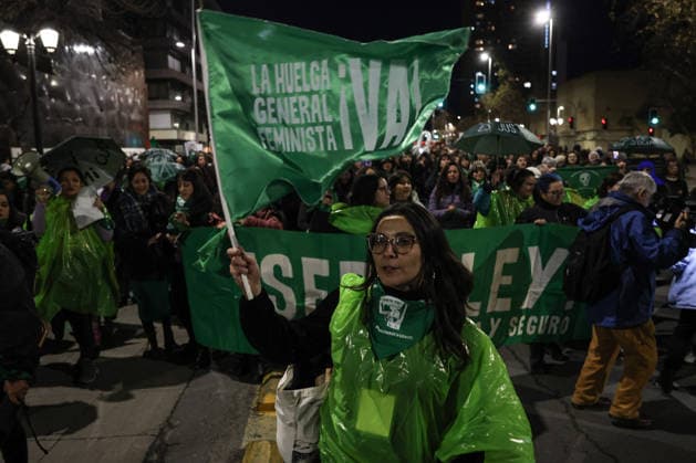 July 31, 2026, Santiago, Chile: Various feminist groups demonstrated in Santiago, Chile, against the bill proposing that women listen to the baby s heartbeat before undergoing an abortion. Santiago Chile - ZUMAu105 20260731_zip_u105_006 Copyright: xManuelxUrzuax