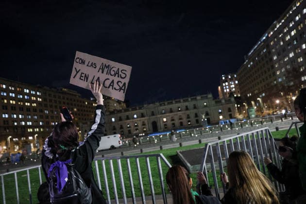 July 31, 2026, Santiago, Chile: Various feminist groups demonstrated in Santiago, Chile, against the bill proposing that women listen to the baby s heartbeat before undergoing an abortion. Santiago Chile - ZUMAu105 20260731_zip_u105_007 Copyright: xManuelxUrzuax