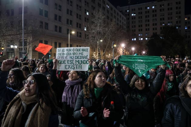 July 31, 2026, Santiago, Chile: Various feminist groups demonstrated in Santiago, Chile, against the bill proposing that women listen to the baby s heartbeat before undergoing an abortion. Santiago Chile - ZUMAu105 20260731_zip_u105_008 Copyright: xManuelxUrzuax