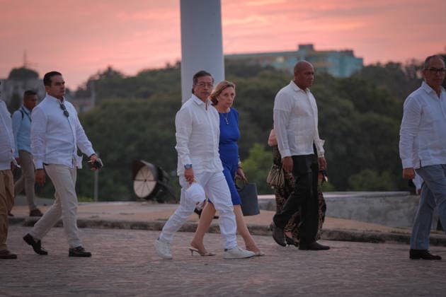 Colombian President Gustavo Petro Pays Tribute to José Martí in Havana LA HAVANA, CUBA – JULY 31: (----EDITORIAL USE ONLY – MANDATORY CREDIT – COLOMBIAN PRESIDENCY HANDOUT – NO MARKETING – NO ADVERTISING CAMPAIGNS – DISTRIBUTED AS A SERVICE TO CLIENTS----) Colombian President Gustavo Petro lays a floral wreath in tribute to Cuban national hero Jose Martí at the Plaza de la Revolucion in Havana, Cuba, on July 31, 2026. Colombian Presidency Anadolu Havana Cuba. Editorial use only. Please get in touch for any other usage.  Copyright: x2026xAnadoluxColombianxPresidencyx