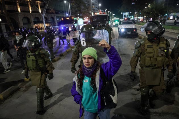 July 31, 2026, Santiago, Chile: Various feminist groups demonstrated in Santiago against the bill proposing that women listen to the baby s heartbeat before undergoing an abortion. Santiago Chile - ZUMAu105 20260731_zip_u105_012 Copyright: xManuelxUrzuax