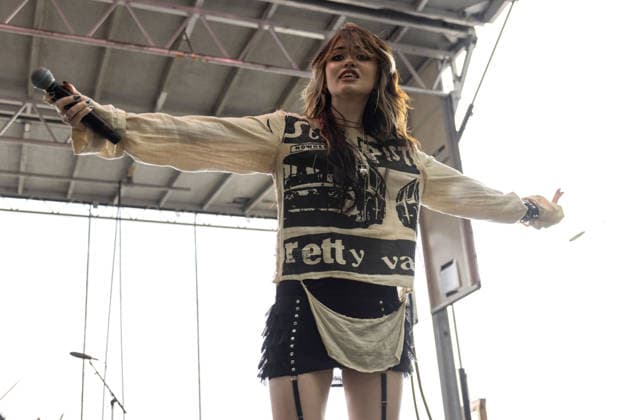 July 31, 2026, Chicago, Illinois, USA: Musician ELLA BOH during the Lollapalooza Music Festival at Grant Park in Chicago, Illinois Chicago USA  - ZUMAs135 20260731_zap_s135_012 Copyright: xDanielxDeSloverx