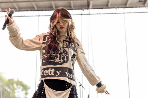 July 31, 2026, Chicago, Illinois, USA: Musician ELLA BOH during the Lollapalooza Music Festival at Grant Park in Chicago, Illinois Chicago USA  - ZUMAs135 20260731_zap_s135_075 Copyright: xDanielxDeSloverx