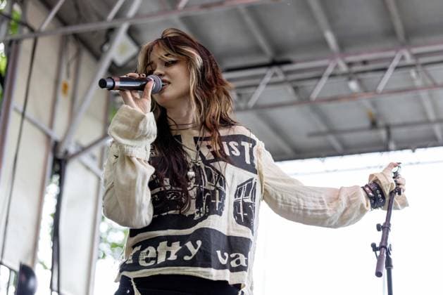 July 31, 2026, Chicago, Illinois, USA: Musician ELLA BOH during the Lollapalooza Music Festival at Grant Park in Chicago, Illinois Chicago USA  - ZUMAs135 20260731_zap_s135_078 Copyright: xDanielxDeSloverx