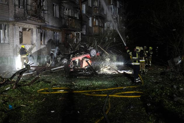 9 killed, 27 injured in Russian missile attacks on Kyiv KYIV, UKRAINE - AUGUST 01: Firefighters work at the site of buildings damaged after a Russian missile attack struck Kyiv, Ukraine, on August 01, 2026. At least nine people were killed and 27 others injured in Russian ballistic missile strikes across Kyiv, the State Emergency Service of Ukraine Danylo Antoniuk Anadolu Kyiv Ukraine. Editorial use only. Please get in touch for any other usage.  Copyright: x2026xAnadoluxDanyloxAntoniukx