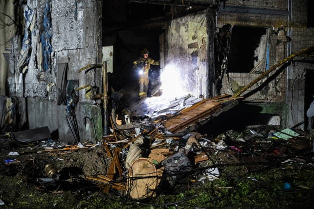 9 killed, 27 injured in Russian missile attacks on Kyiv KYIV, UKRAINE - AUGUST 01: Firefighters work at the site of buildings damaged after a Russian missile attack struck Kyiv, Ukraine, on August 01, 2026. At least nine people were killed and 27 others injured in Russian ballistic missile strikes across Kyiv, the State Emergency Service of Ukraine Danylo Antoniuk Anadolu Kyiv Ukraine. Editorial use only. Please get in touch for any other usage.  Copyright: x2026xAnadoluxDanyloxAntoniukx