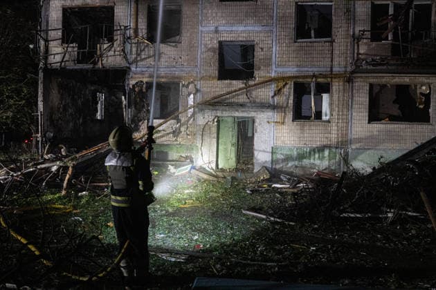 9 killed, 27 injured in Russian missile attacks on Kyiv KYIV, UKRAINE - AUGUST 01: Firefighters work at the site of buildings damaged after a Russian missile attack struck Kyiv, Ukraine, on August 01, 2026. At least nine people were killed and 27 others injured in Russian ballistic missile strikes across Kyiv, the State Emergency Service of Ukraine Danylo Antoniuk Anadolu Kyiv Ukraine. Editorial use only. Please get in touch for any other usage.  Copyright: x2026xAnadoluxDanyloxAntoniukx