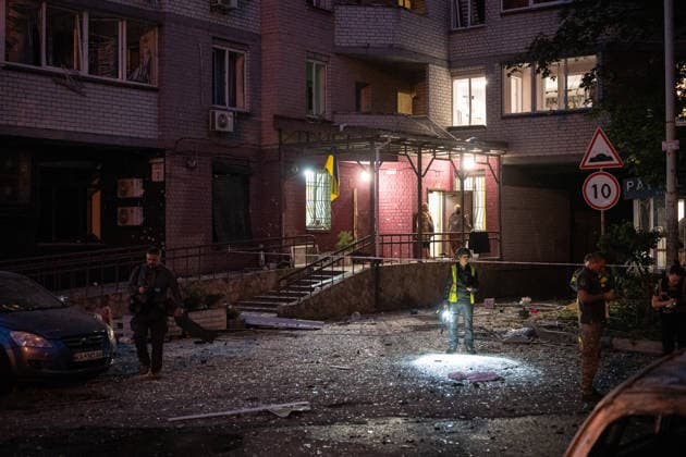 9 killed, 27 injured in Russian missile attacks on Kyiv KYIV, UKRAINE - AUGUST 01: Firefighters work at the site of buildings damaged after a Russian missile attack struck Kyiv, Ukraine, on August 01, 2026. At least nine people were killed and 27 others injured in Russian ballistic missile strikes across Kyiv, the State Emergency Service of Ukraine Danylo Antoniuk Anadolu Kyiv Ukraine. Editorial use only. Please get in touch for any other usage.  Copyright: x2026xAnadoluxDanyloxAntoniukx