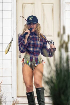July 31, 2026, Chicago, Illinois, USA: Singer SLAYYYTER (CATHERINE GRACE GARNER) during the Lollapalooza Music Festival at Grant Park in Chicago, Illinois Chicago USA  - ZUMAs135 20260731_zap_s135_125 Copyright: xDanielxDeSloverx