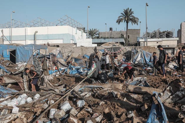 Israeli army targets medicine warehouse and tent camp in Deir al-Balah DEIR AL-BALAH, GAZA, PALESTINE - AUGUST 01: A view of the area following an Israeli airstrike targeting the medicine warehouse at Al-Aqsa Martyrs Hospital and the surrounding tent camp in Deir al-Balah, Gaza, Palestine on August 01, 2026. Moiz Salhi Anadolu Deir al-Balah Gaza. Editorial use only. Please get in touch for any other usage.  Copyright: x2026xAnadoluxMoizxSalhix