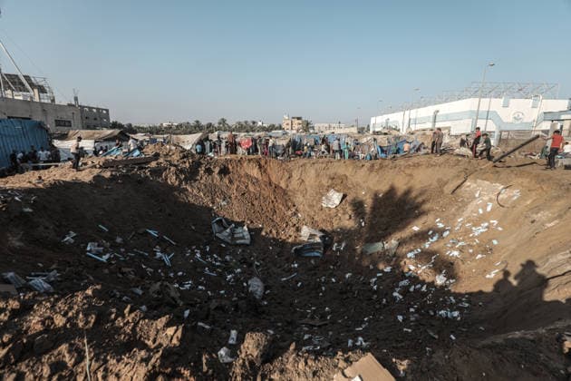 Israeli army targets medicine warehouse and tent camp in Deir al-Balah DEIR AL-BALAH, GAZA, PALESTINE - AUGUST 01: A view of the area following an Israeli airstrike targeting the medicine warehouse at Al-Aqsa Martyrs Hospital and the surrounding tent camp in Deir al-Balah, Gaza, Palestine on August 01, 2026. Moiz Salhi Anadolu Deir al-Balah Gaza. Editorial use only. Please get in touch for any other usage.  Copyright: x2026xAnadoluxMoizxSalhix