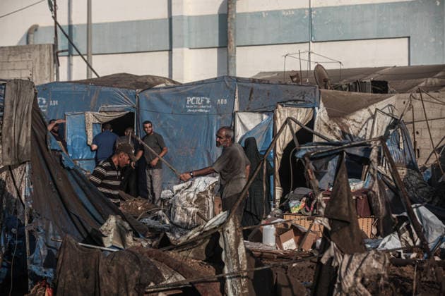 Israeli army targets medicine warehouse and tent camp in Deir al-Balah DEIR AL-BALAH, GAZA, PALESTINE - AUGUST 01: A view of the area following an Israeli airstrike targeting the medicine warehouse at Al-Aqsa Martyrs Hospital and the surrounding tent camp in Deir al-Balah, Gaza, Palestine on August 01, 2026. Moiz Salhi Anadolu Deir al-Balah Gaza. Editorial use only. Please get in touch for any other usage.  Copyright: x2026xAnadoluxMoizxSalhix