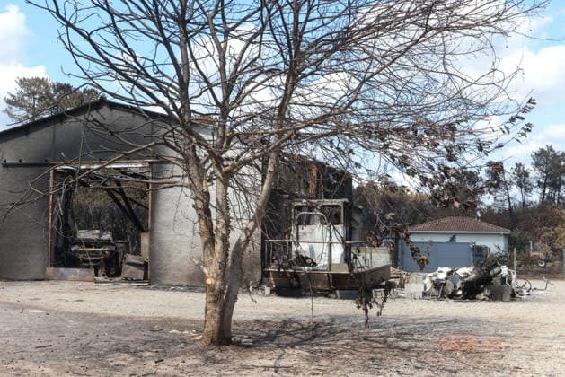 Fires in Gironde: One of the many homes and businesses destroyed on Avenue du Bassin d Arcachon in Le Porge, Gironde, on July 31, 2026. Jean Marc LHOMER, Bestimage France  Copyright: xJean-MarcxLhomerx xBestimagexJean-MarcxLhomerx xBestimagex