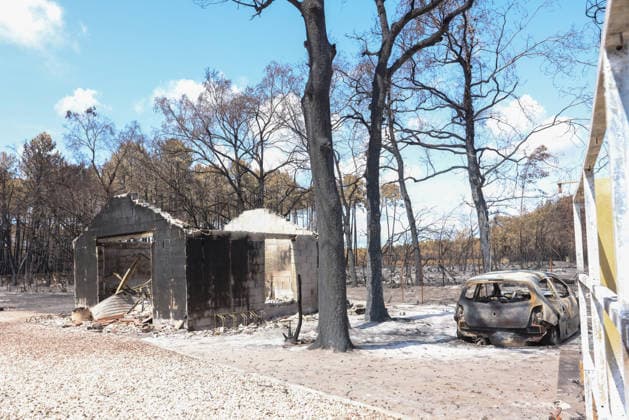 Fires in Gironde: One of the many homes destroyed on Avenue du Bassin d Arcachon in Le Porge, Gironde, on July 31, 2026. Jean Marc LHOMER, Bestimage France  Copyright: xJean-MarcxLhomerx xBestimagexJean-MarcxLhomerx xBestimagex