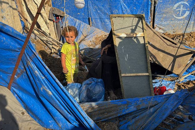 Displaced Palestinians inspect damage after Israeli strike in Deir al-Balah Displaced Palestinians inspect the damage to their tents and belongings following an Israeli airstrike that targeted the medical supplies and pharmaceuticals warehouse of Al-Aqsa Martyrs Hospital in Deir al-Balah, central Gaza Strip, on August 1, 2026. The strike caused extensive destruction to the warehouse and to tents sheltering displaced Palestinians near the targeted site. Photo by Ahmed Ibrahim apaimages Deir al-Balah Gaza Palestinian Territory 010826_Deir_al-Balah_AI_00(23) Copyright: xapaimagesxAhmedxIbrahimx xapaimagesx