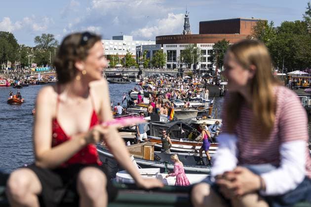 AMSTERDAM - Overview of the Amstel during the Canal Parade. The boat parade is traditionally part of the Pride celebrations in the capital. REMKO DE WAAL ANP netherlands out - belgium out  Copyright: xx x564679691x originalFilename: 564679691.jpg