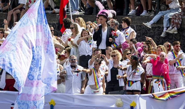 AMSTERDAM - Participants in the Canal Parade. The boat parade is traditionally part of the Pride celebrations in the capital. RAMON VAN FLYMEN ANP netherlands out - belgium out  Copyright: xx x564680788x originalFilename: 564680788.jpg
