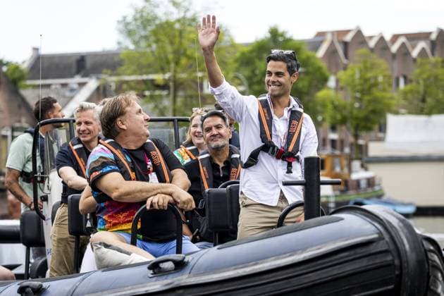 AMSTERDAM - Prime Minister Rob Jetten during the Canal Parade. The boat parade is traditionally part of the Pride celebrations in the capital. SEM VAN DER WAL ANP netherlands out - belgium out  Copyright: xx x564681510x originalFilename: 564681510.jpg