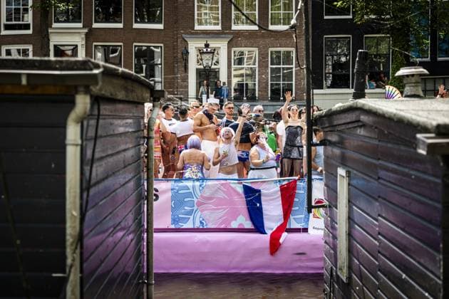 AMSTERDAM - Participants in the Canal Parade. The boat parade is traditionally part of the Pride celebrations in the capital. REMKO DE WAAL ANP netherlands out - belgium out  Copyright: xx x564682040x originalFilename: 564682040.jpg