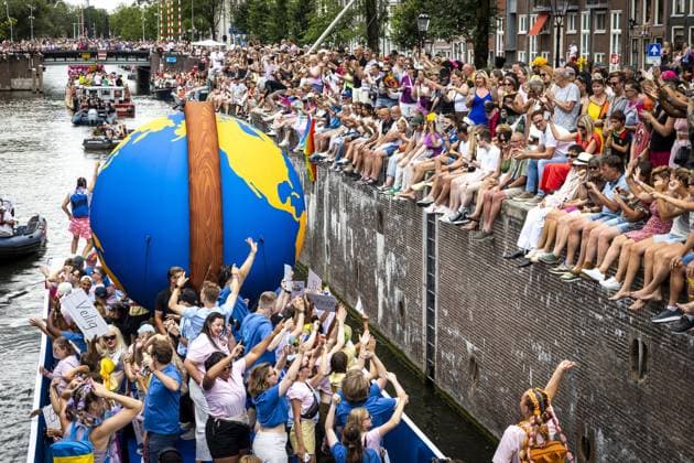 AMSTERDAM - Participants in the Canal Parade. The boat parade is traditionally part of the Pride celebrations in the capital. RAMON VAN FLYMEN ANP netherlands out - belgium out  Copyright: xx x564682163x originalFilename: 564682163.jpg