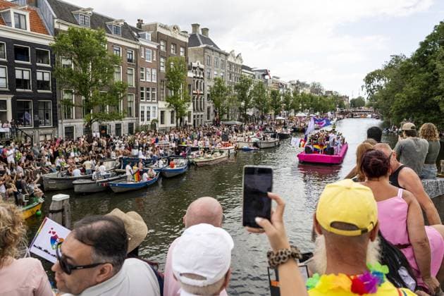 AMSTERDAM - Participants in the Canal Parade. The boat parade is traditionally part of the Pride celebrations in the capital. REMKO DE WAAL ANP netherlands out - belgium out  Copyright: xx x564682939x originalFilename: 564682939.jpg