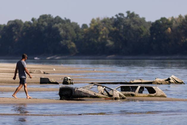 Batina 010826. Historically low water level of the Danube has revealed the remains of old cars, ships and weapons in its riverbed. Photo: Marin Franov CROPIX Copyright: xxMarinxFranovx batina_vodostaj12-010826