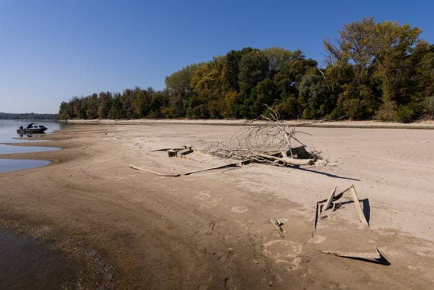 Batina 010826. Historically low water level of the Danube has revealed the remains of old cars, ships and weapons in its riverbed. Photo: Marin Franov CROPIX Copyright: xxMarinxFranovx batina_vodostaj2-010826