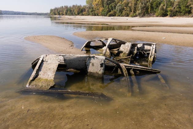 Batina 010826. Historically low water level of the Danube has revealed the remains of old cars, ships and weapons in its riverbed. Photo: Marin Franov CROPIX Copyright: xxMarinxFranovx batina_vodostaj26-010826