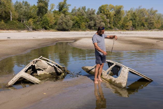 Batina 010826. Historically low water level of the Danube has revealed the remains of old cars, ships and weapons in its riverbed. Photo: Marin Franov CROPIX Copyright: xxMarinxFranovx batina_vodostaj32-010826